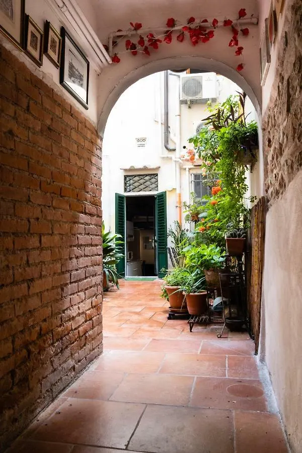 Il Nido - Cozy Studio Apartment In Santa Croce Florence 0*,