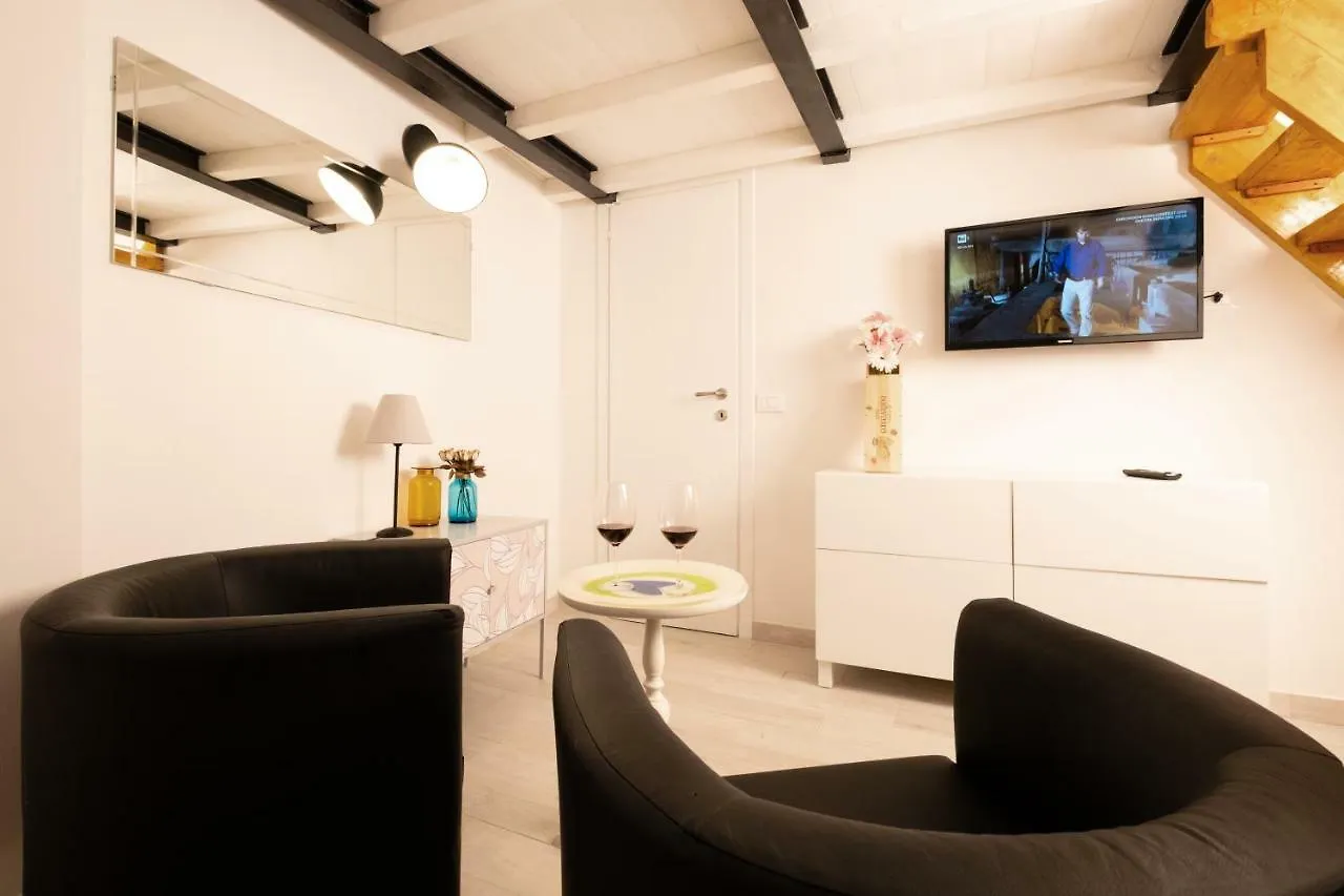 Il Nido - Cozy Studio Apartment In Santa Croce Florence